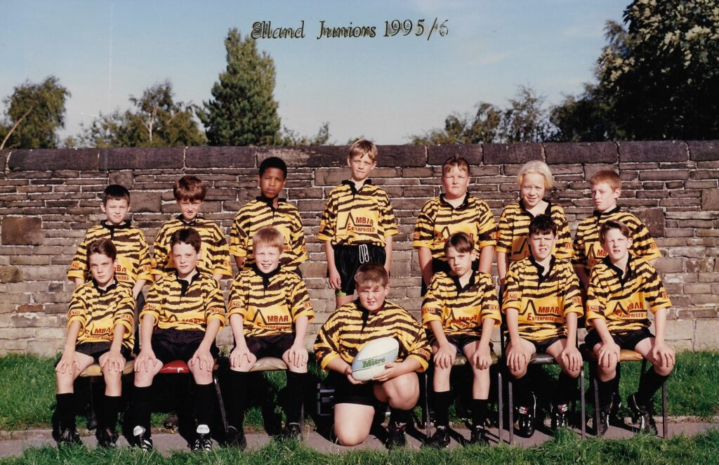 Elland Juniors 1995-96 no names team pic