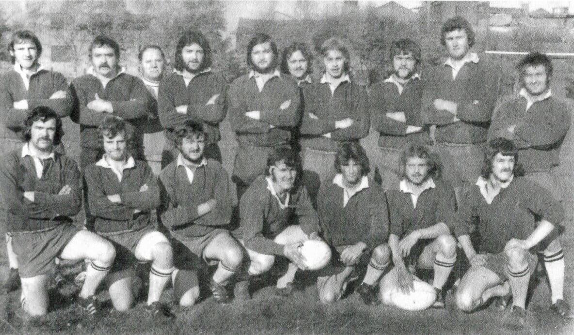 Mixenden team pic plain kit