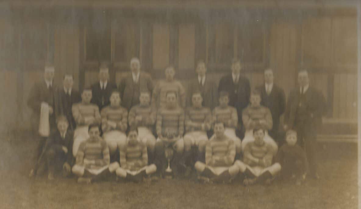 siddal team photo 1917-18 scan 600dpi